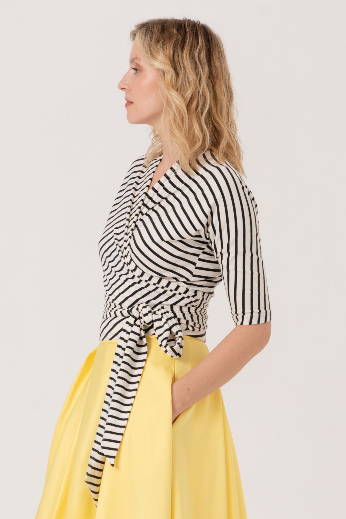 Wickeltop Schwarz-Creme Gestreift