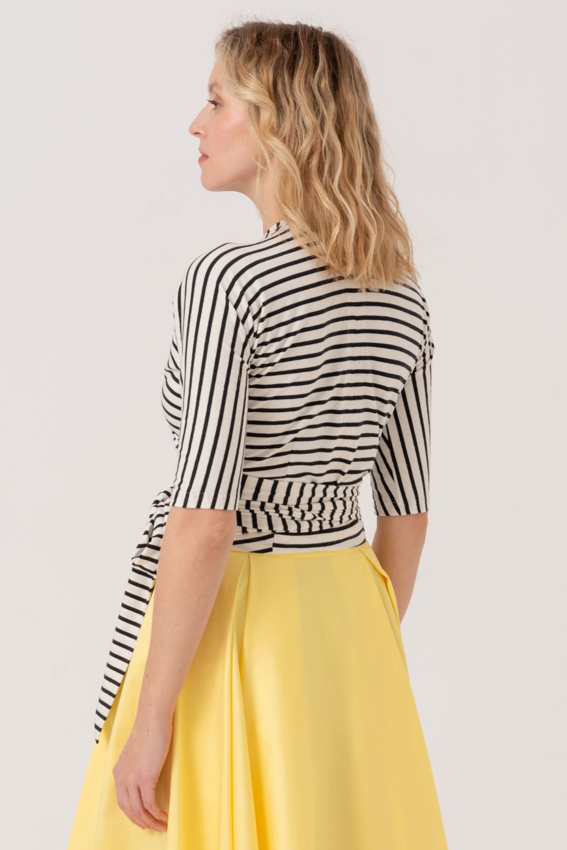 Wickeltop Schwarz-Creme Gestreift