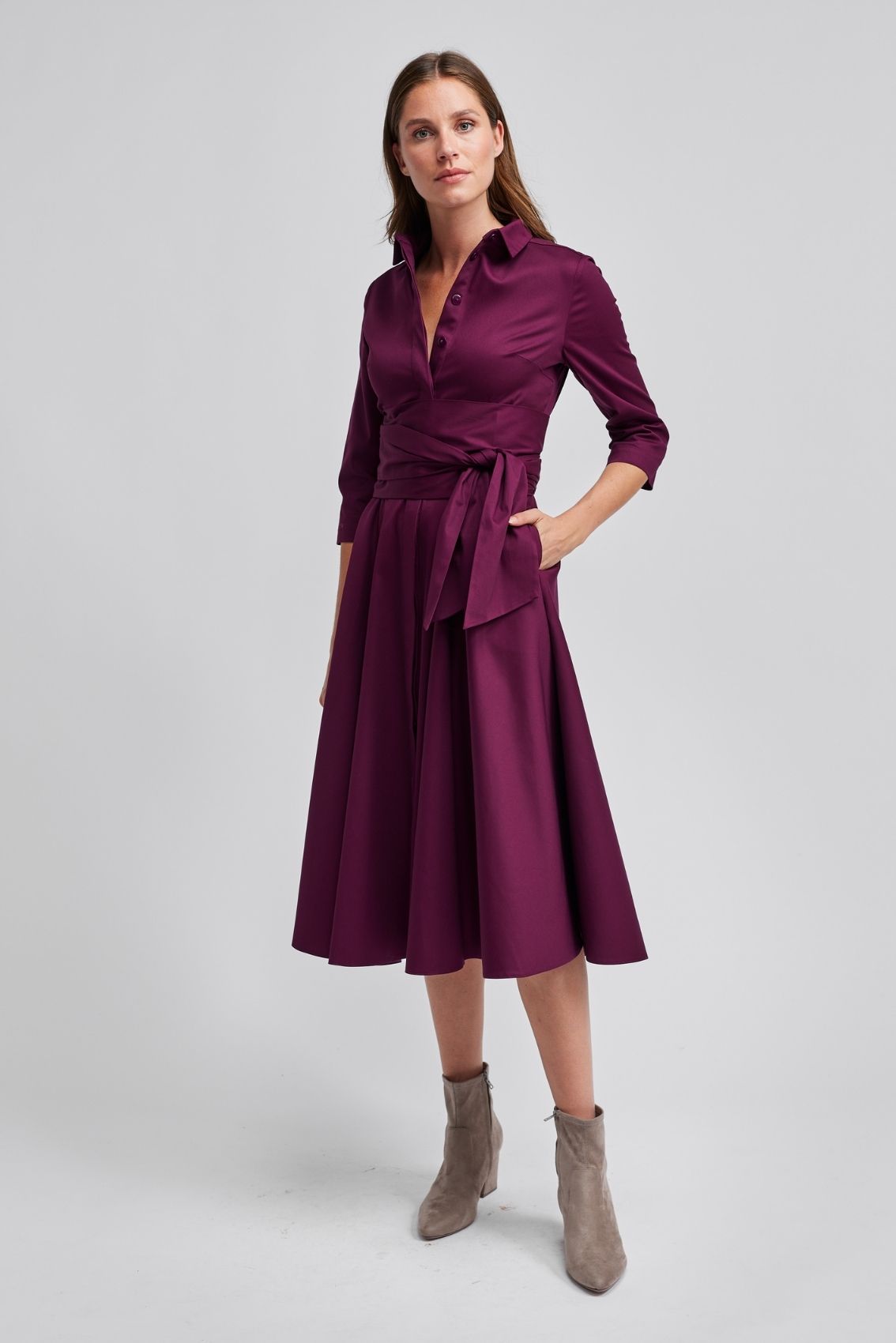 Blusenkleid mit Bindegürtel Aubergine