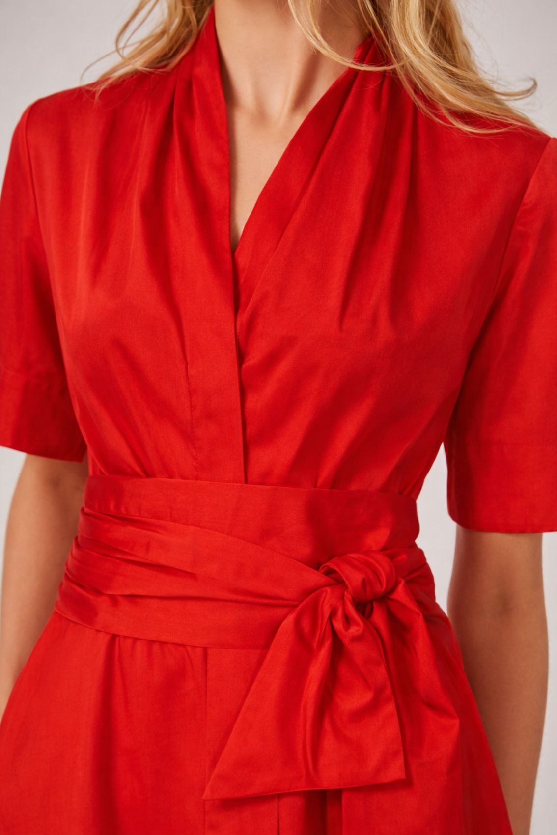 Blusenkleid mit abnehmbarem breiten Gürtel Rot