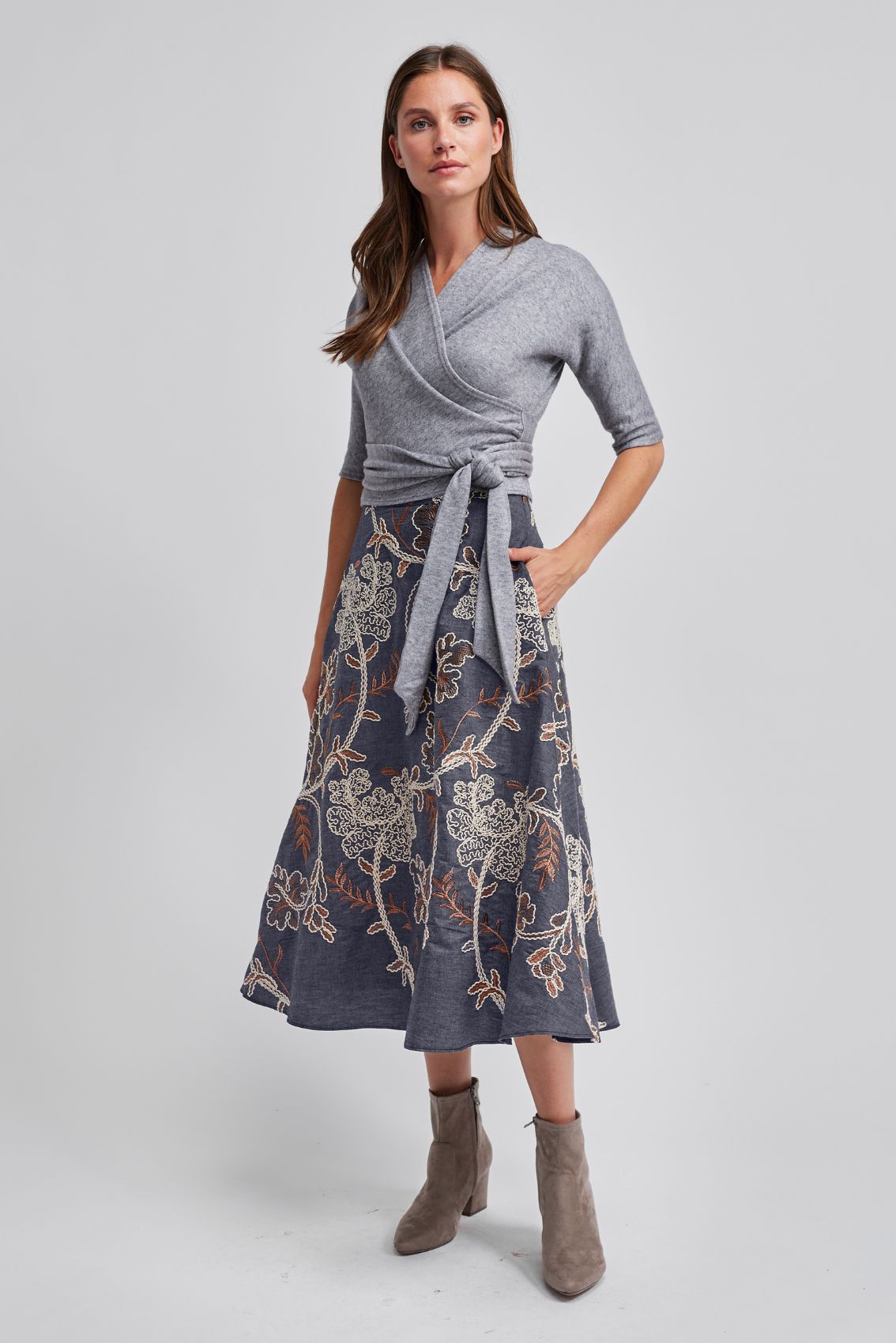 Midirock mit Stickerei Denimblau