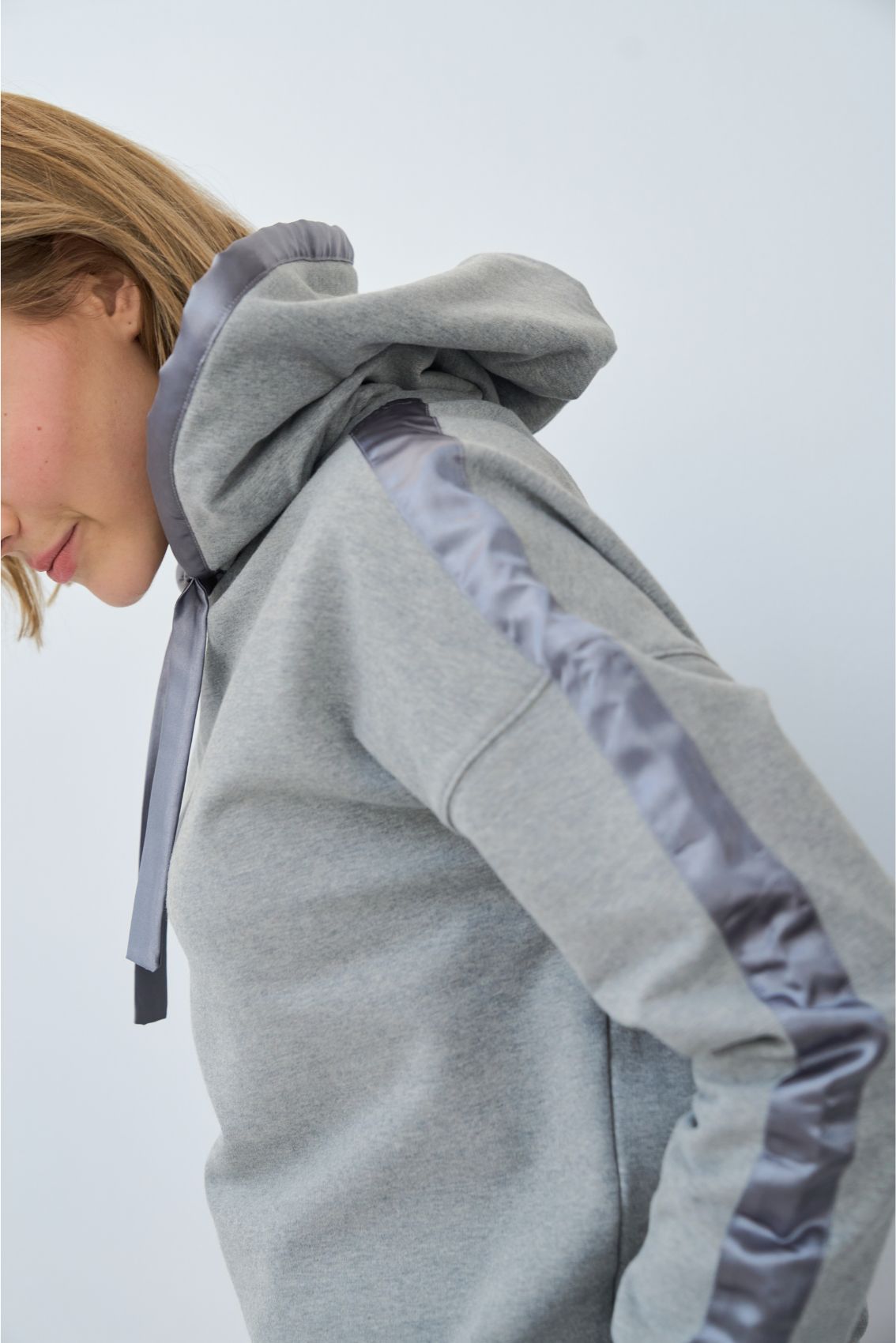Deluxe Hoodie Grau - Marianna Déri