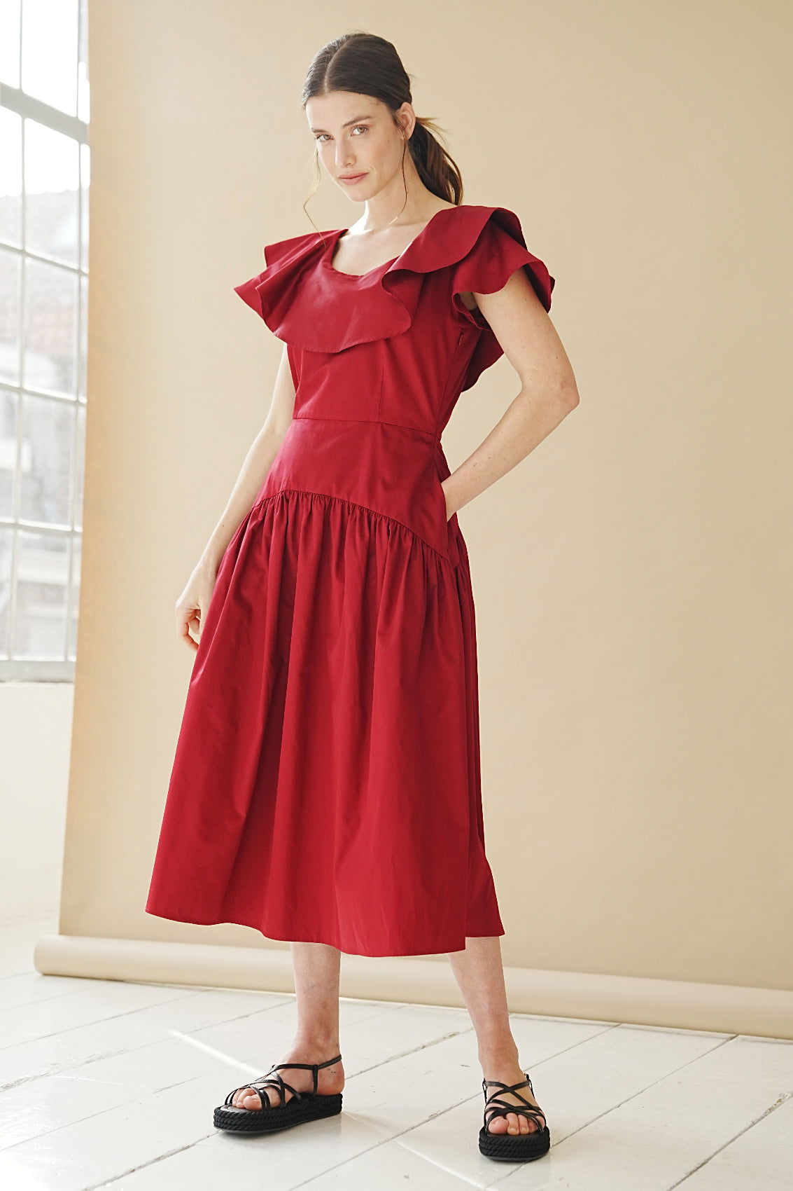 Gerafftes Midikleid Bordeaux-Rot - Marianna Déri