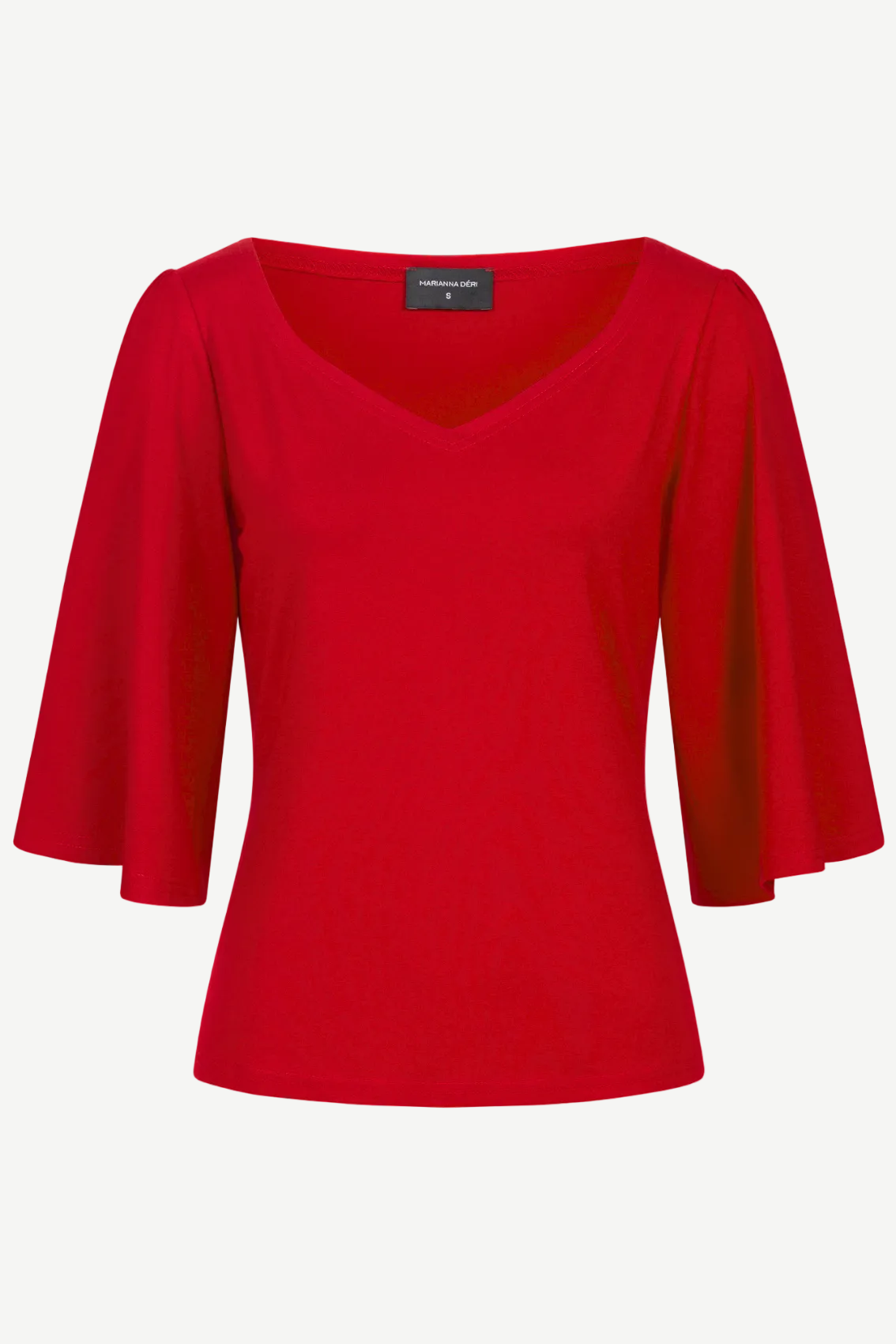 Rotes Shirt mit Herz-Ausschnitt und weiten Ärmeln