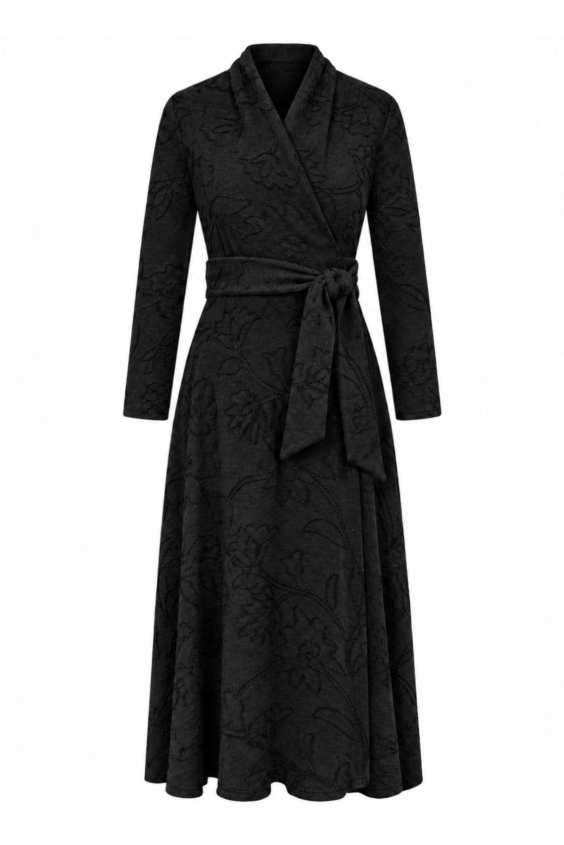 Strickkleid mit Blumenstickerei in Schwarz, Wickel-Ausschnitt und fester Bindegürtel, Frontansicht.