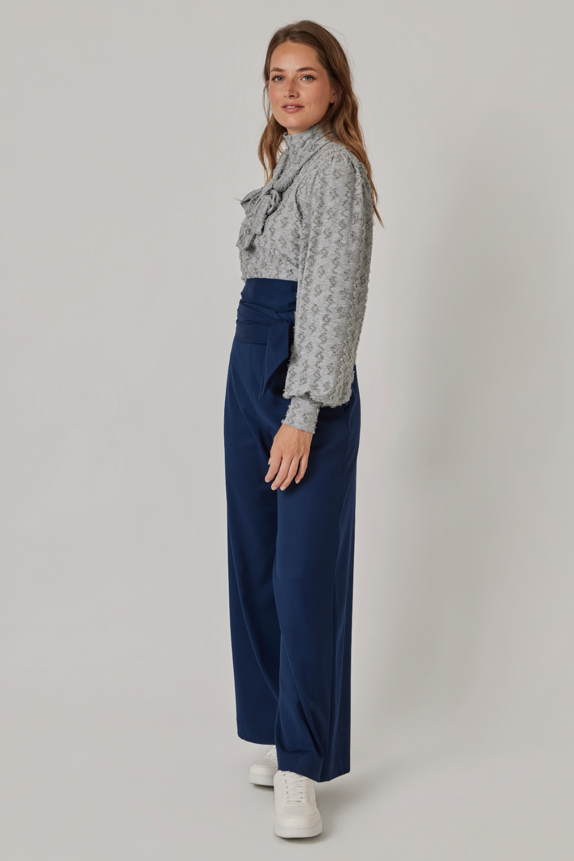 Weite Hose mit Bindegürtel Navy