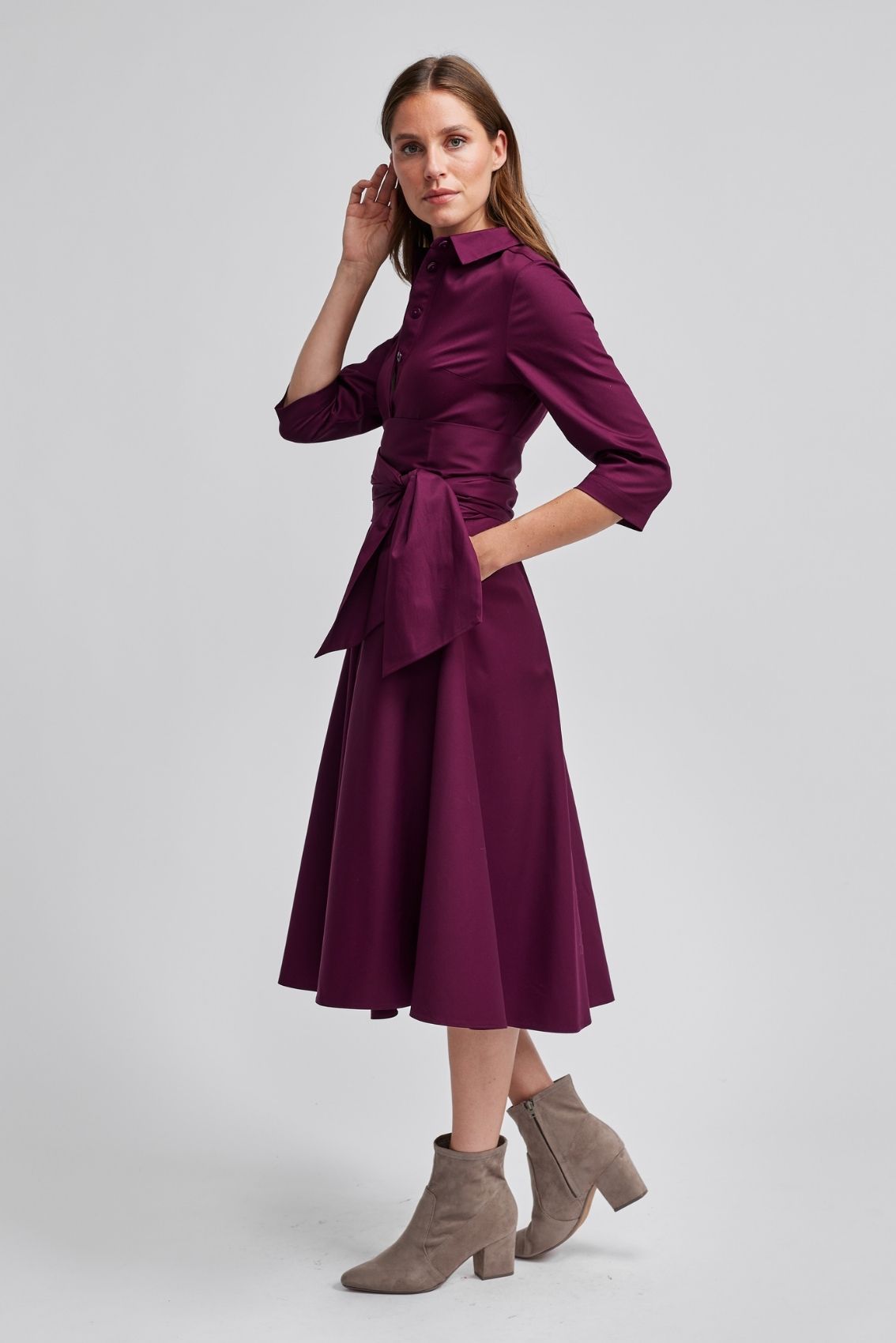Blusenkleid mit Bindegürtel Aubergine
