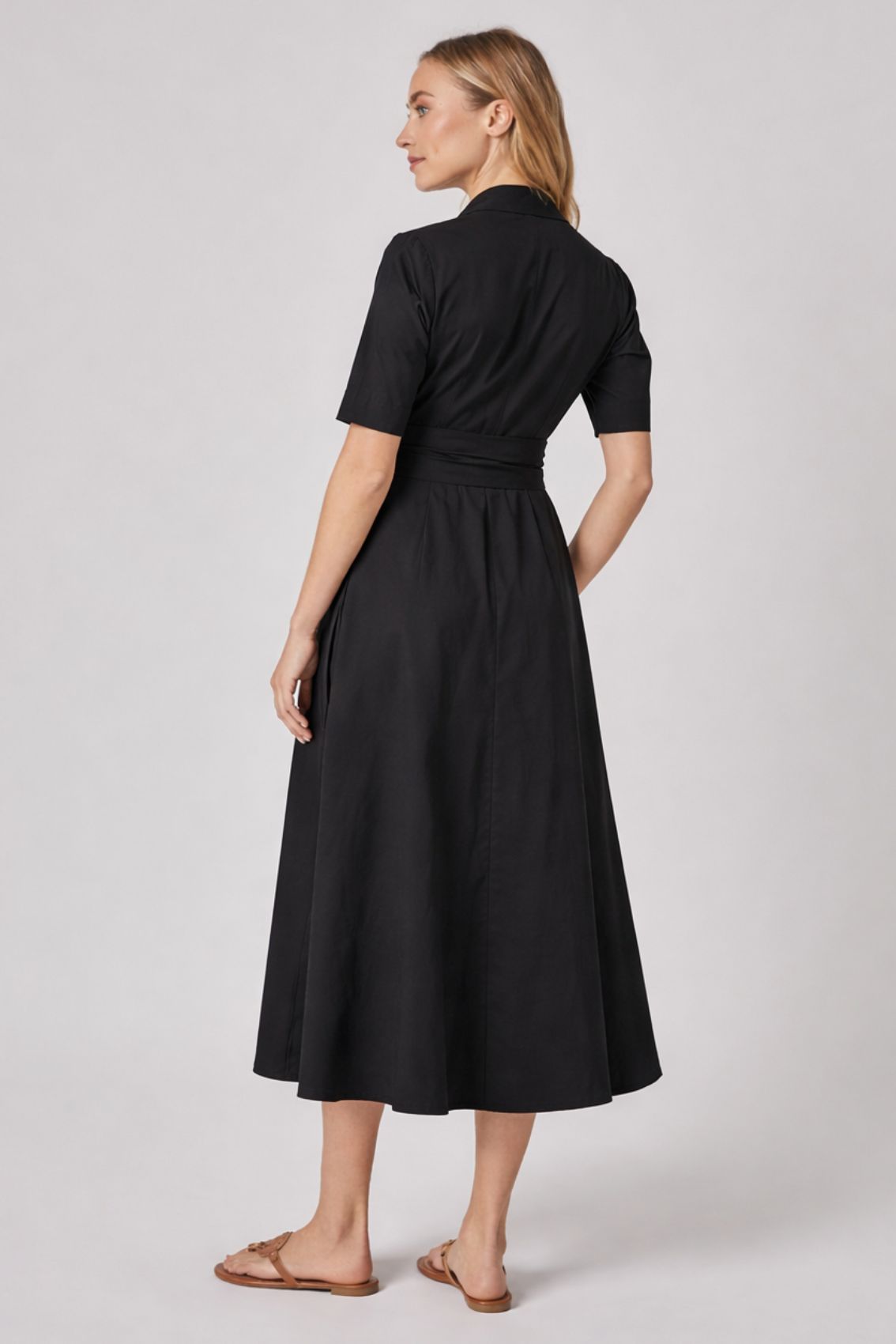 Blusenkleid mit abnehmbarem breiten Gürtel Schwarz