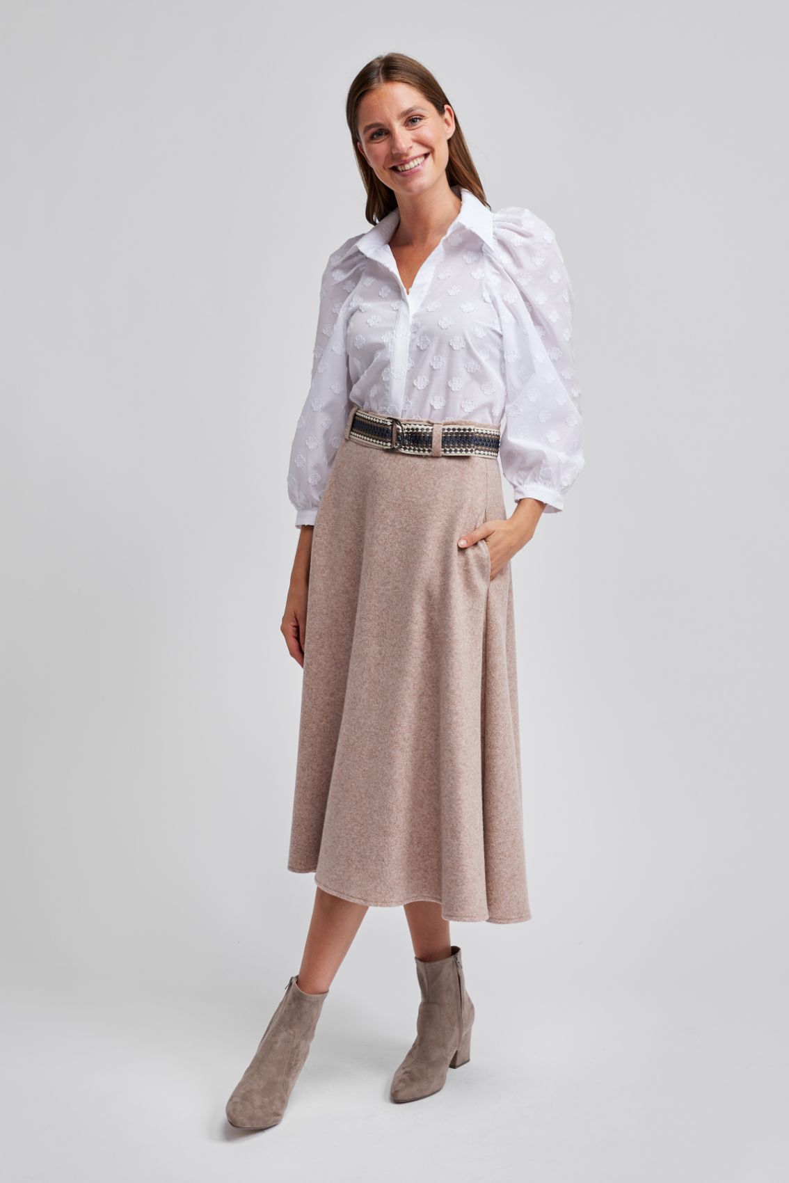 Midirock Beige mit Gürtel