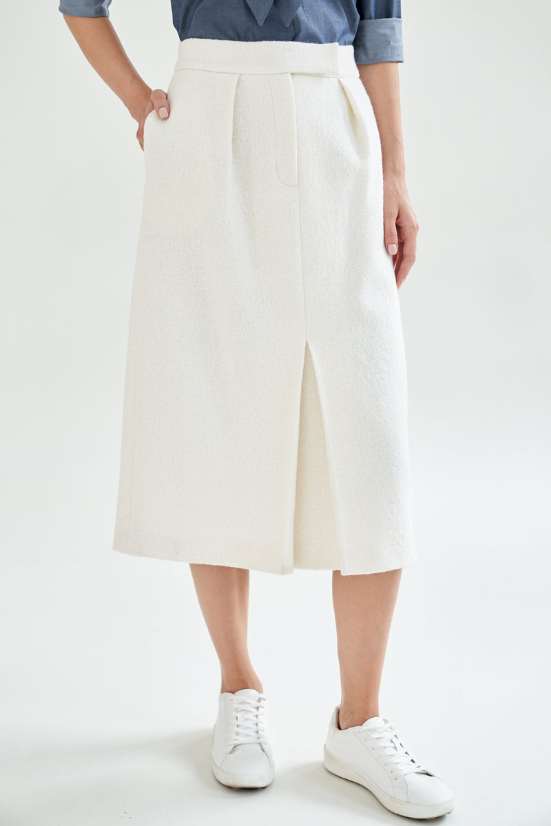 Pencil skirt with wool-blend white